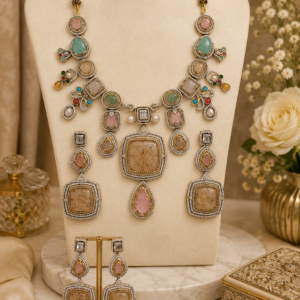 Royal Vintage Stone Necklace Set